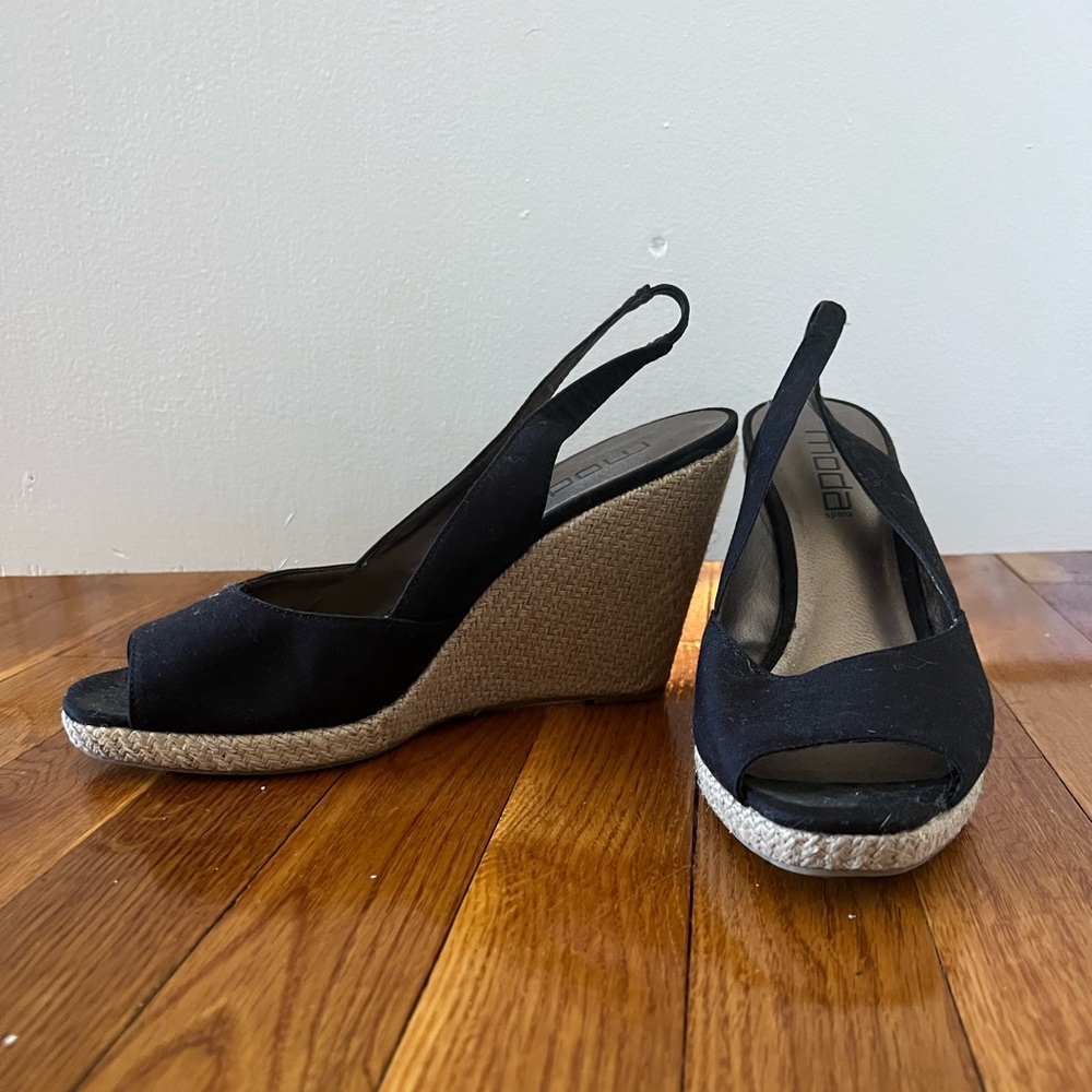 Lightly worn black wedge sandals!